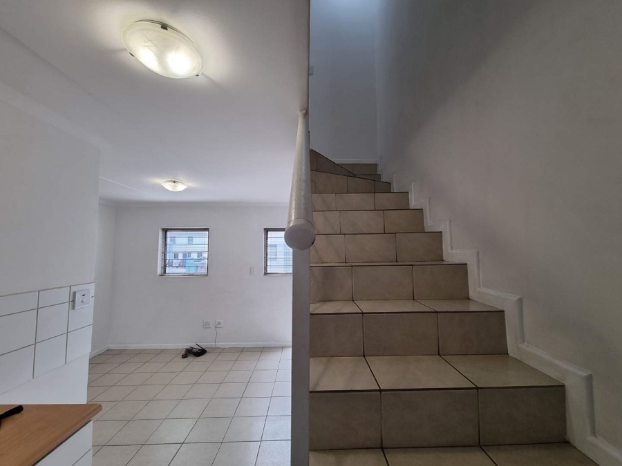 To Let 2 Bedroom Property for Rent in Maitland Western Cape
